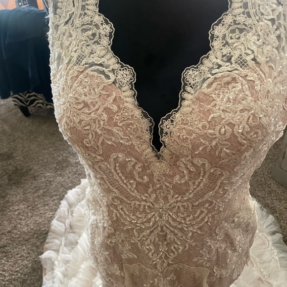 Wedding dress size 14 - Picture 8 of 10